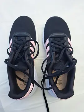 Baskets Adidas noire et blanche