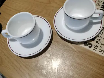 Lot tasses / sous tasses