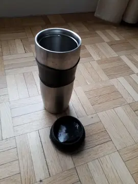 thermos avec languette pour boire directement sans enlever le bouchon