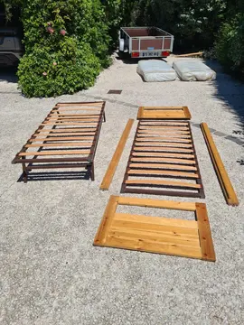 1 lit + 1 sommier +/- 2 matelas