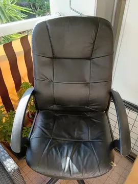 Fauteuil de bureau noir à roulettes