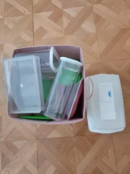 Boite à fromage et lot de plusieurs boîtes de rangement