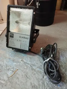 Projecteur halogène étanche 150W