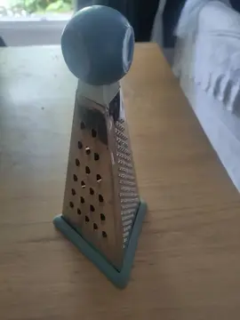 rape à fromage