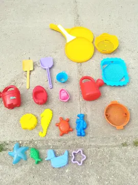 Donne jouets de plage