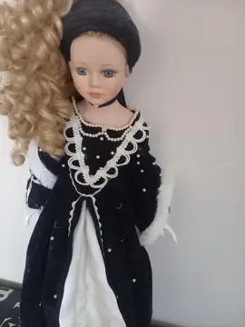 poupee en porcelaine