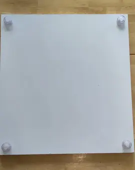 Planche aggloméré avec pieds