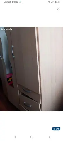 Bonjour, je donne un armoire.
