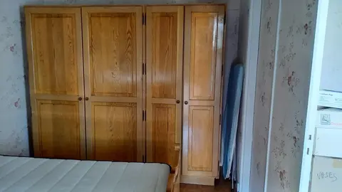 Armoire+ lit+ chevet en chène massif