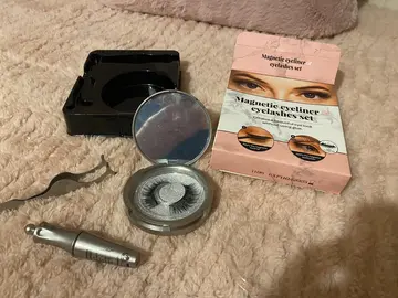 FAUX CILS