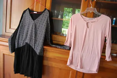 robe Promod et petit pull Harmony et balance
