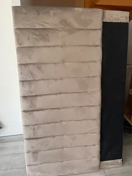 lit sans sommier velours beige quasi neuf