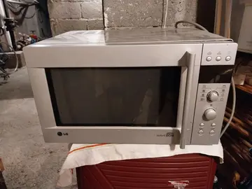 Four Micro-ondes - LG MC-808NS