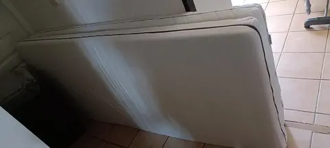 1 matelas et 1 sommier 1 personne
