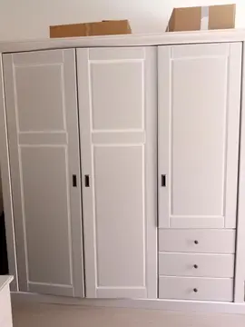 ARMOIRE DE CHAMBRE