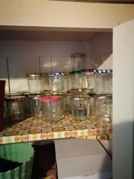 Divers pots vases bocaux