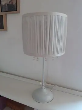 Lampe de chevet avec perles