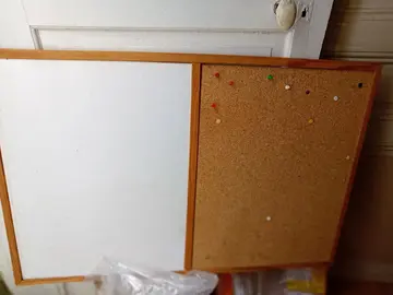 Tableau memo- moitié vinyl moitié ligès avec effaceur