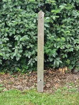 2 poteaux béton