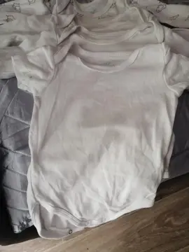 4 Vetements bébé 9 mois