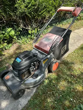 tondeuse (Honda 5,5) à réviser, Landeau Perego, siège auto Perego, siège bébé