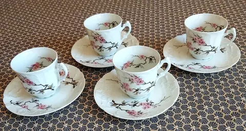 Tasses à café en porcelaine