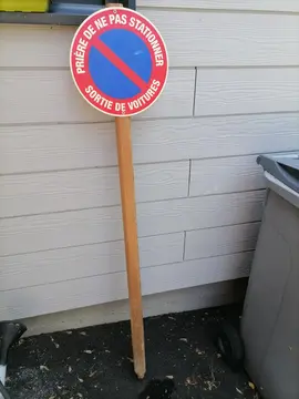 Panneau "interdit de stationner"