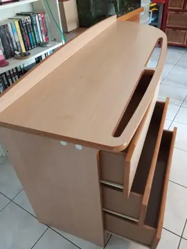 bureau avec tiroirs