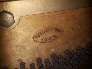 Piano droit