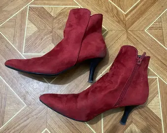 Boots rouges façon nubuck