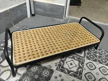 Petit plateau décoratif surélevé