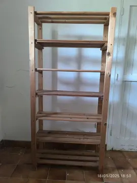 étagère en bois