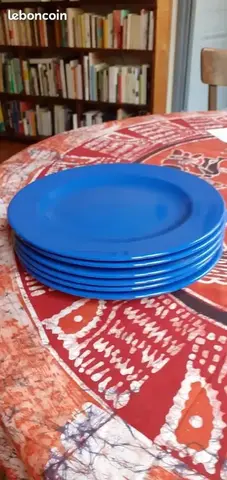 Lot de 6 à 10 assiettes bleues
