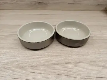 2 ramequins