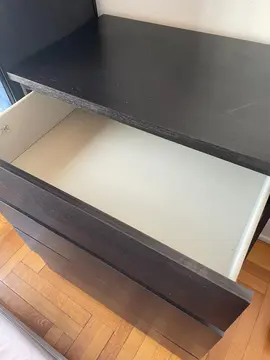 Commode en bois noir
