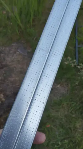 Rails métalliques pour BA13