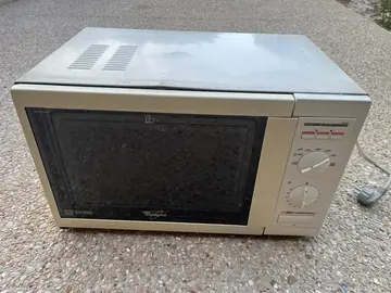 Micro-ondes Whirlpool 900W