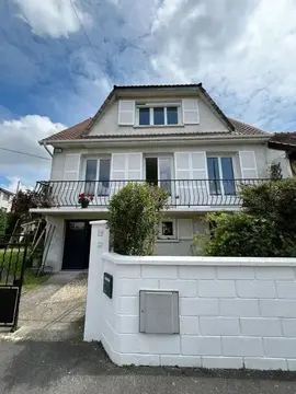 Une maison que je souhaite offrir à quelqu'un qui a du cœur, car le cancer à toucher une partie nmoi
