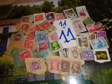 lot timbres monde 11