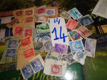 lot timbres monde 14