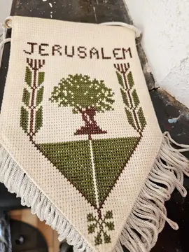 Donne Fanion Jérusalem