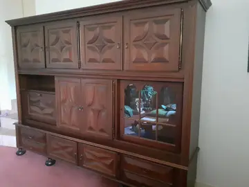 Meuble / Buffet Style Louis XIII en bois massif