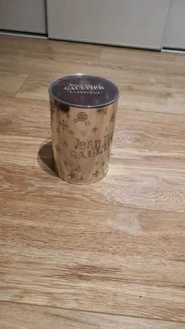 Boîte de parfum vide