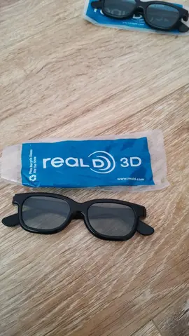 2 paires de lunette 3 D