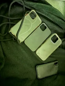 3 coque IPhone 12 et une coque iPhone X