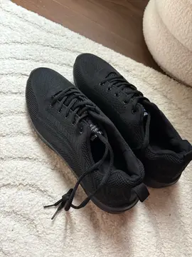 basket neuve noir taille 47