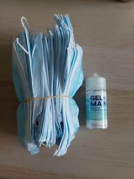 Masques et gel hydro-alcoolique neufs