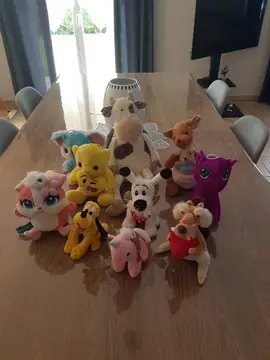 Donne peluches en bon état.