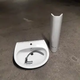 Ensemble lavabo, colonne, robinetterie