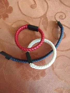 3 bracelets façon clé USB